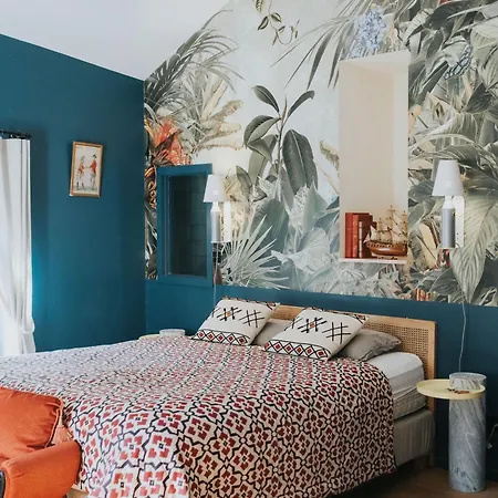 Lyon - & Tour De Garde Holiday home *