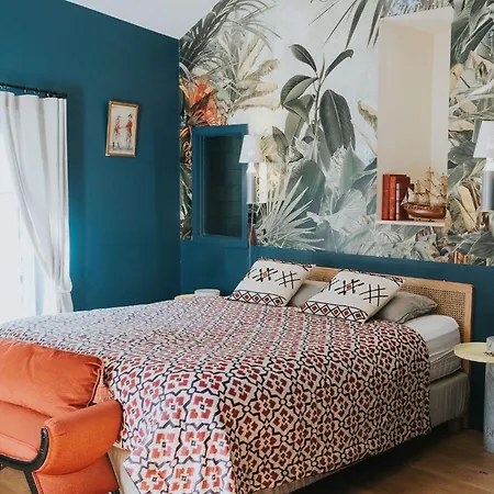 Lyon - & Tour De Garde Holiday home *